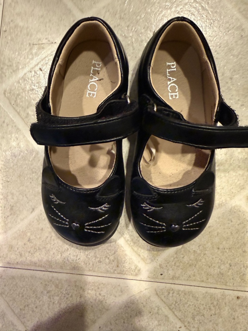 Place Black Mary Jane Shoes with Cat Embroidery